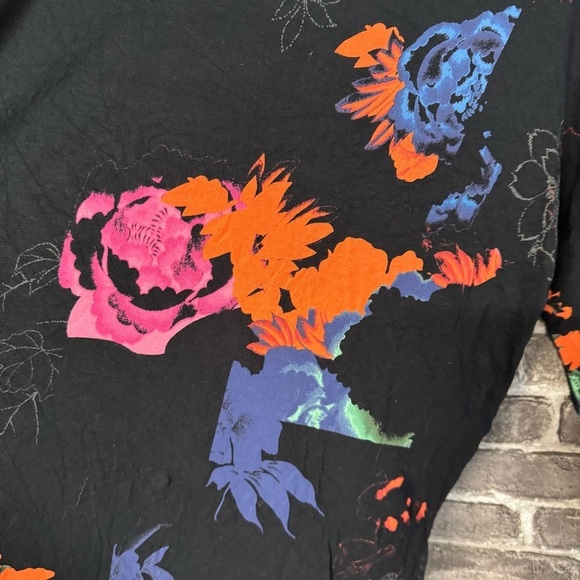Aritzia Babaton jersey top black bright floral print stretch shirt - Picture 10 of 10